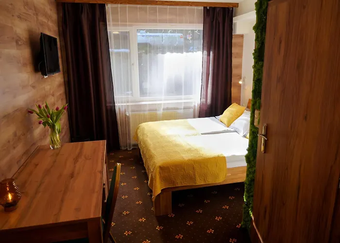 Raj Hotel