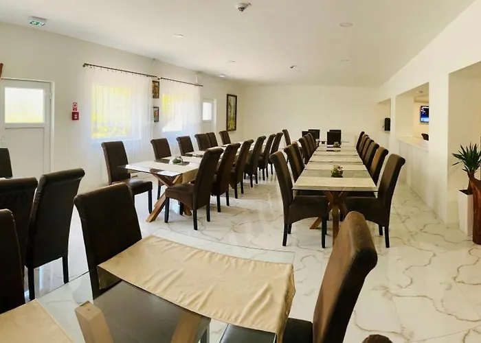 Raj Hotel Dedinky